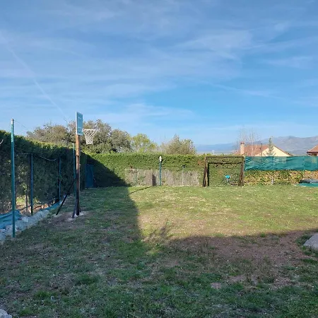 Disfrutar Y Relajarse En El Robledal *